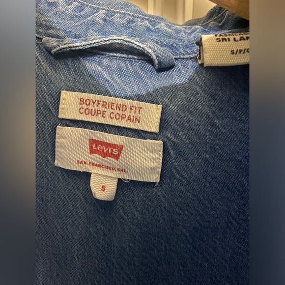 💛SOLD💛NWOT Levi’s Boyfriend Fit Lyocell Chambray Shirt - Picture 3 of 7